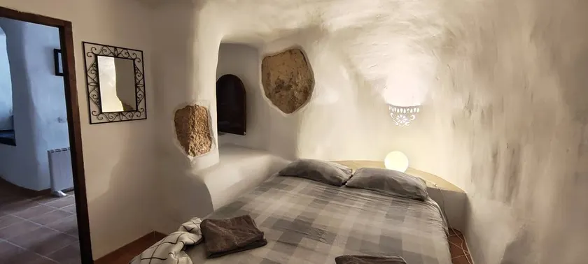 Negratin Casa Cueva - Charming Cave House with Patio and BBQ in Scenic Granada - Image 1