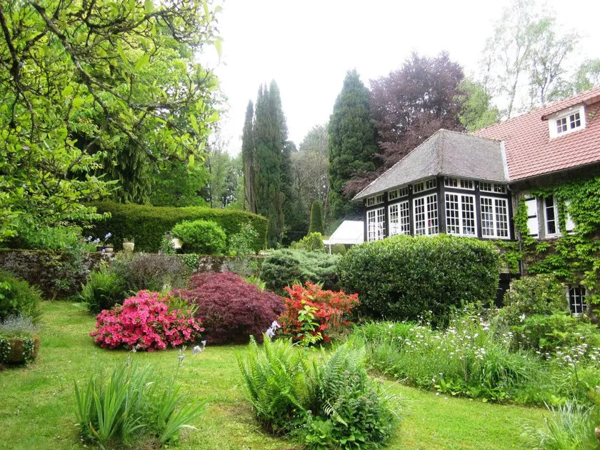 Dedicated room with terrace, garden & private pool | Garden view - Image 1