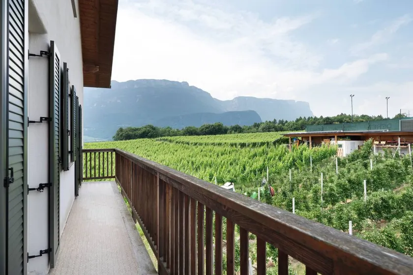 Ferienwohnung 'Montiggl' mit Bergblick, Wi-Fi und Klimaanlage - Image 1