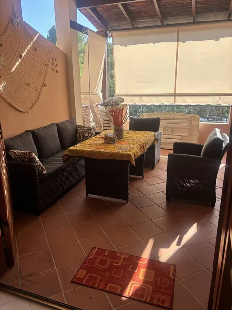 Villa avec terrasse | Vue ville - Image 1