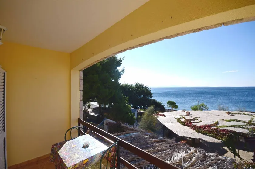 Holiday apartment with BBQ & terrace | Sea view - Image 1