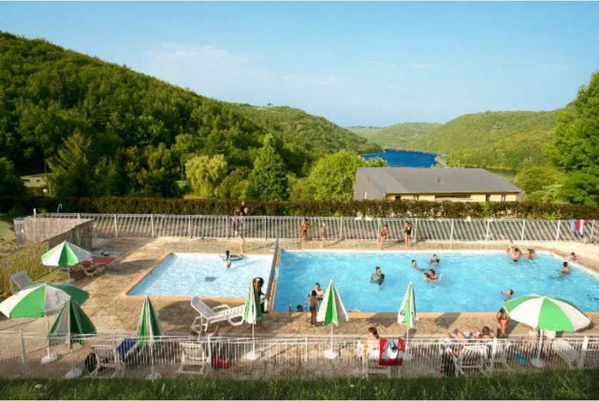 Lake View Miremont Apartment for 5 - Image 1