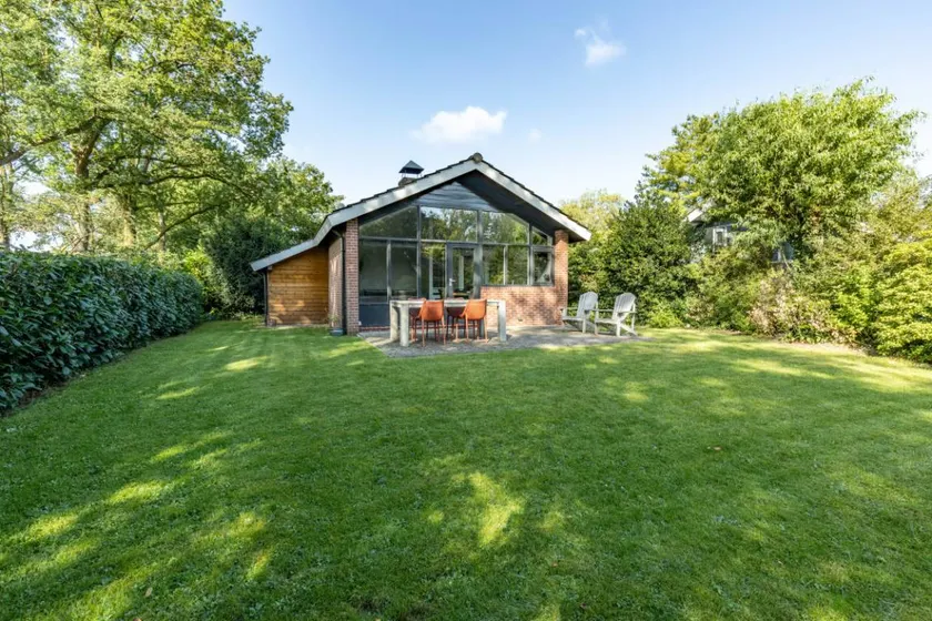 House with garden & sauna - Image 1