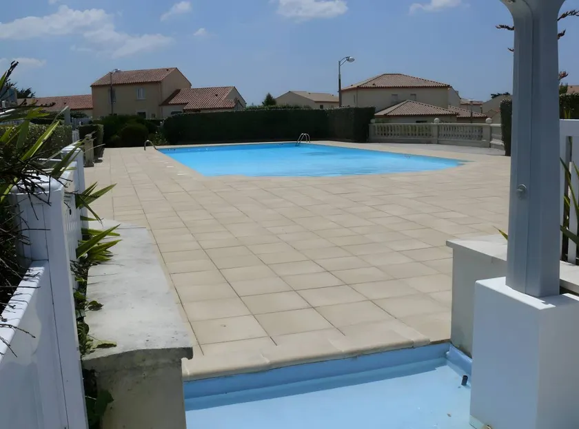 Child-friendly pleasant house with BBQ, garden & pool | Garden view | Beach nearby | Pets are welcome - Image 1