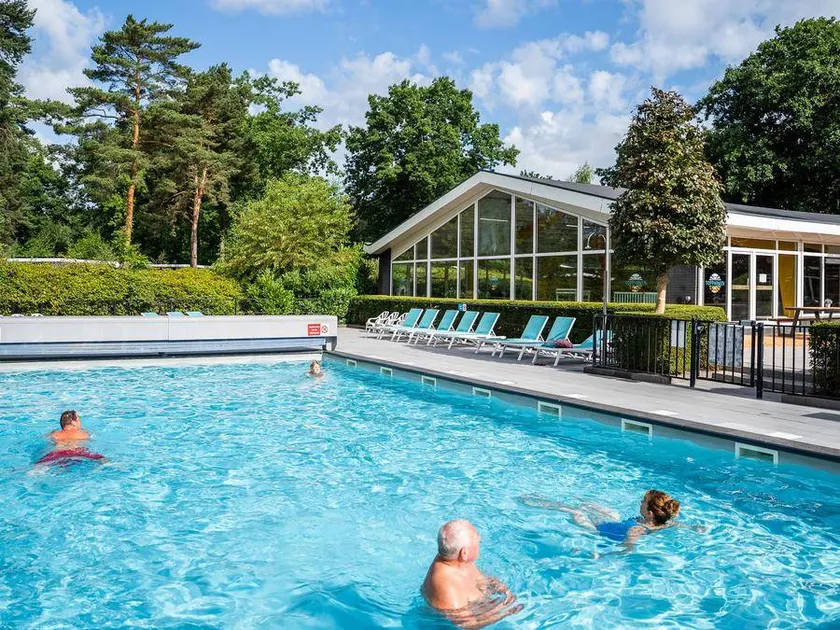 Children-friendly beautiful bungalow with heated pool, terrace & garden - Image 1
