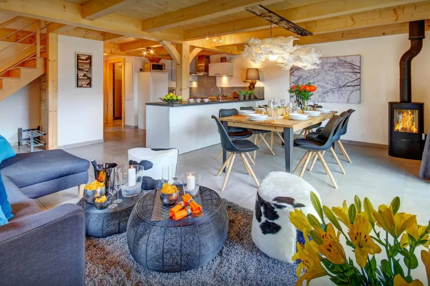Espléndido chalet ideal para familias con barbacoa, jardín y terraza | Vistas al lago | Ideal para teletrabajar - Image 1