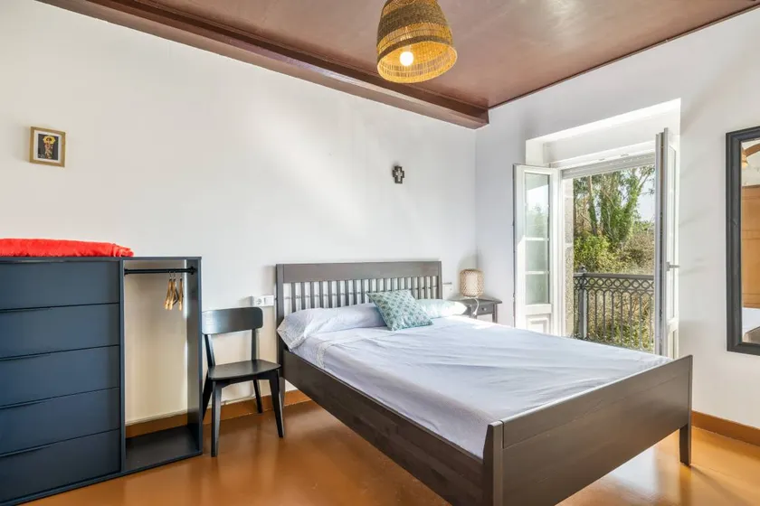 Family-oriented pleasant private room with terrace, barbecue & garden | Mountain view | Dogs allowed - Image 1