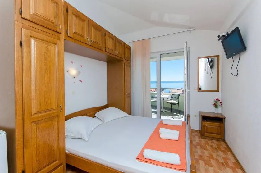 Apartments and Rooms Roso - Image 1
