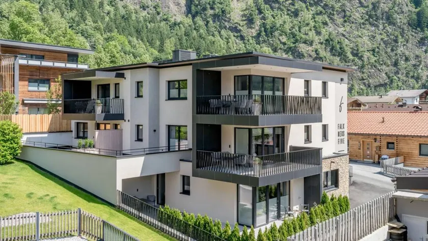 Apartment with sauna & terrace | Panoramic view - Image 1