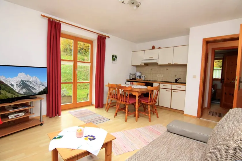 Apartment with garden, barbeque & terrace - Image 1
