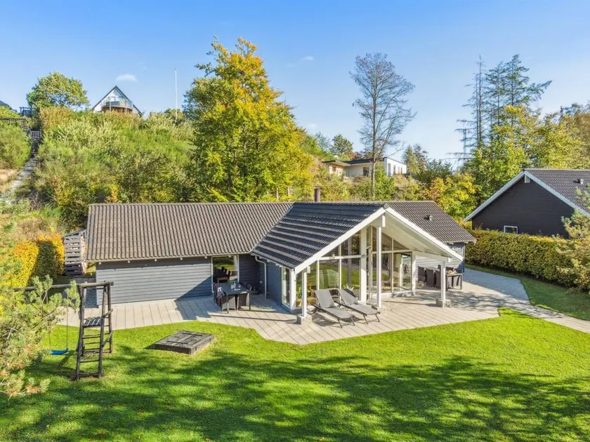 House with barbecue, sauna & terrace - Image 1