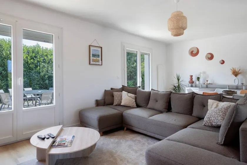 Apartamento con terraza, jardín y barbacoa | Vistas al mar | Ideal para teletrabajar - Image 1