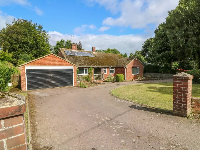 Children-friendly cottage with garden | Dogs allowed - Image 1