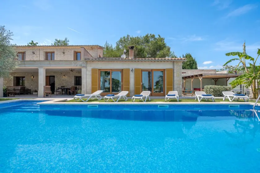 Fully equipped charming villa with garden, barbecue & terrace - Image 1