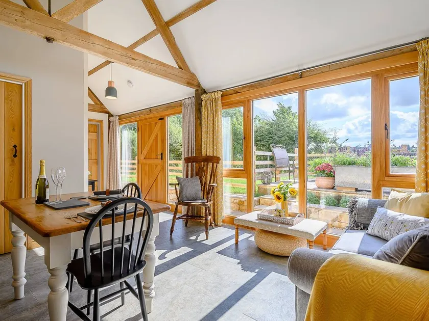 Cottage with garden | River view - Image 1