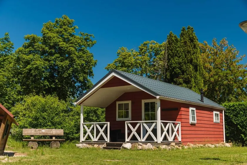 Cozy Chalet with Private Garden for 4 - Image 1