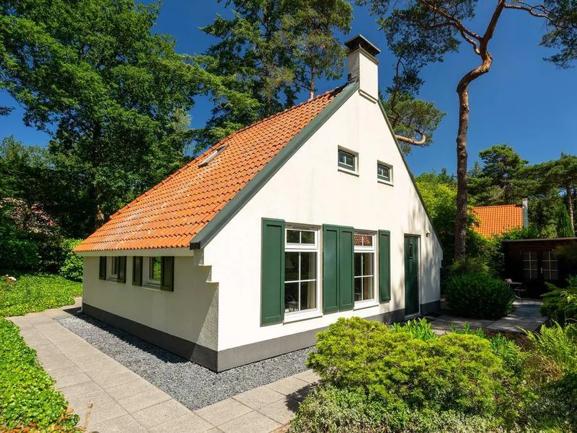 Family-friendly wonderful chalet with terrace & heated pool - Image 1