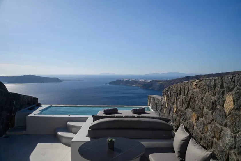 Stunning Santorini Suite Rapual Suite Breathtaking Sea Views - Image 1