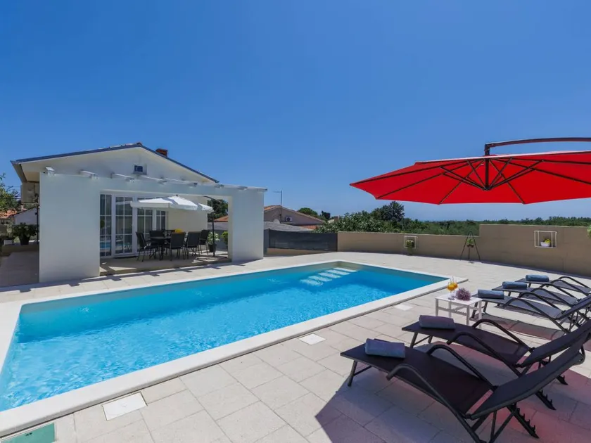 Holiday home with barbecue, private pool & terrace - Image 1
