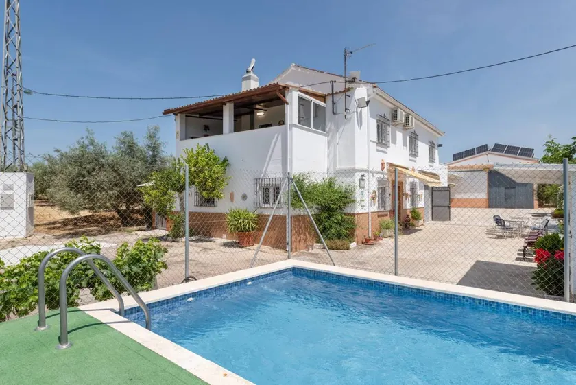 Casa accogliente e familiare con piscina privata, barbecue e terrazza | Vista sulla montagna | Adatta per il telelavoro | Accetta animali domestici - Image 1