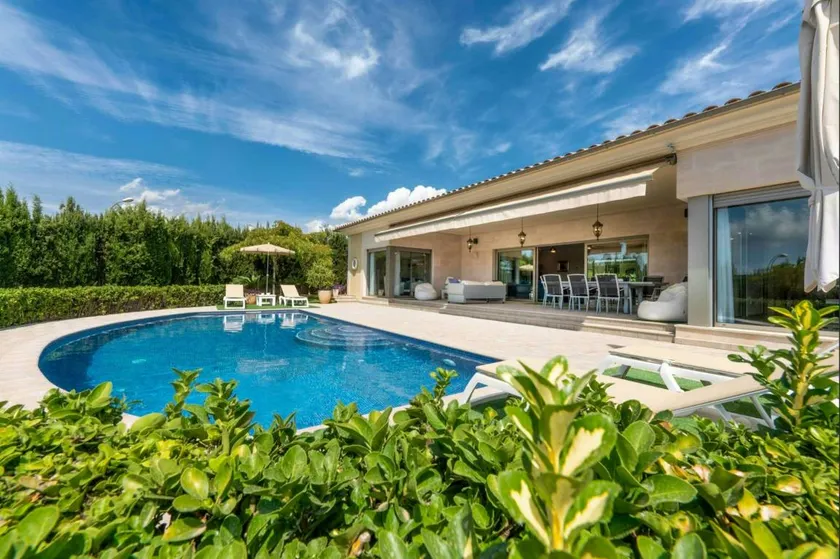 Children-friendly wonderful house with garden, private pool & terrace | Good for workation - Image 1