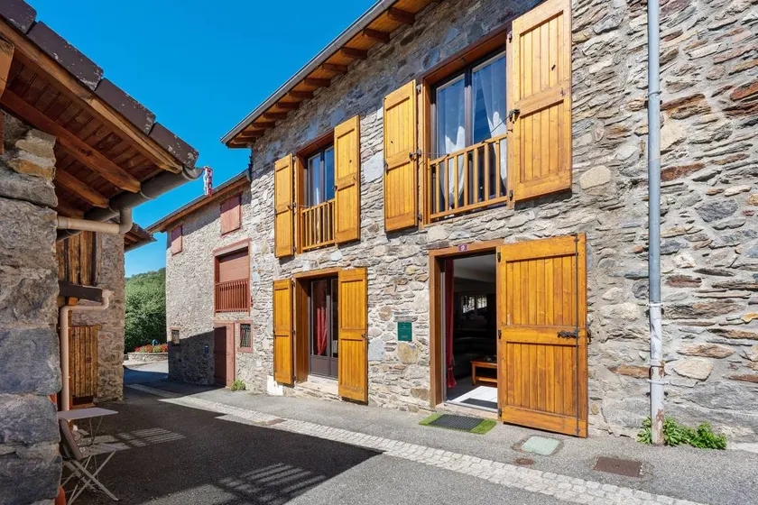 Cottage with barbecue | Mountain view - Image 1