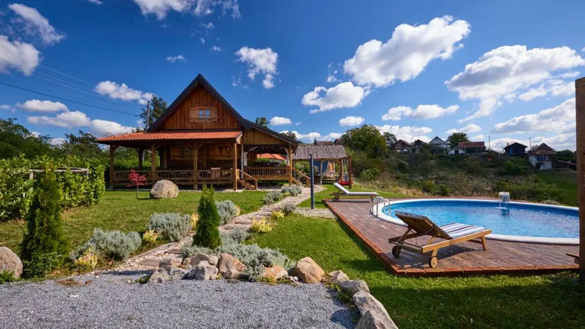 Voll ausgestattete Villa mit privatem Pool, Whirlpool und Terrasse | Haustiere sind willkommen - Image 1