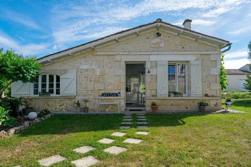 Child-friendly pleasant holiday home with terrace, heated pool & BBQ | Garden view | Pets allowed - Image 1