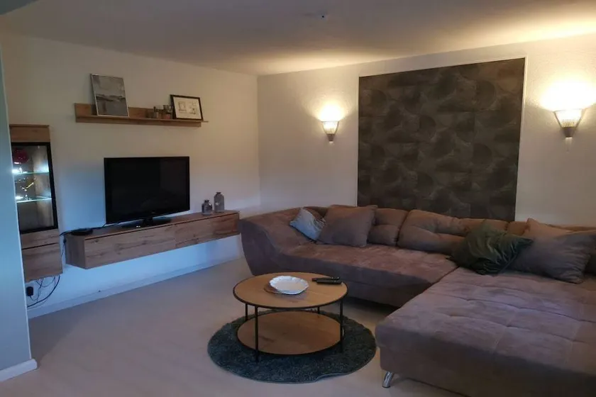 Holiday home with garden & terrace - Image 1