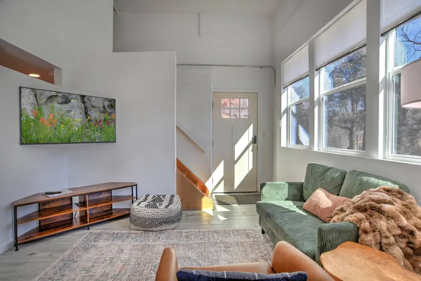 Brand New Fully Remodeled Cabin - 10 Minutes to DGO - AC/EV Charger - Image 1