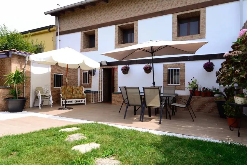 Rural Enjoy Cantabria – Country House Near Beaches, Noja and Santoña - Image 1