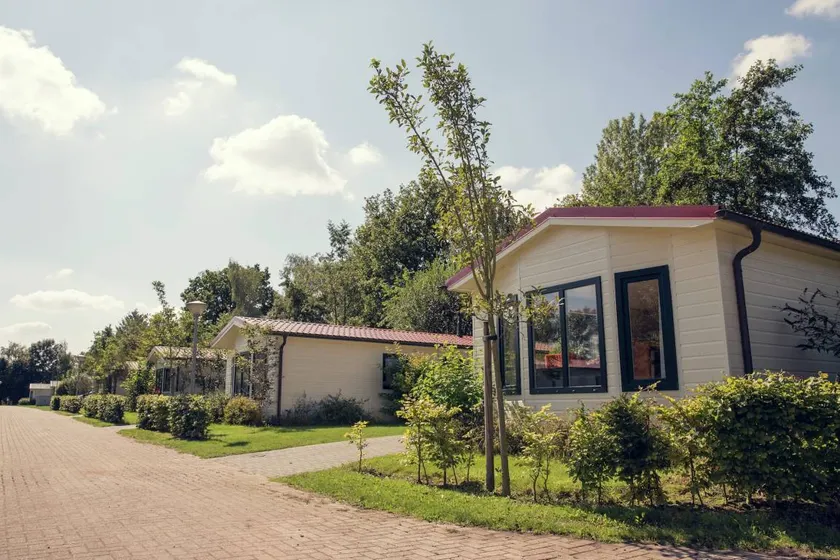 Tolles Chalet mit Sauna, Terrasse und Pool - Image 1