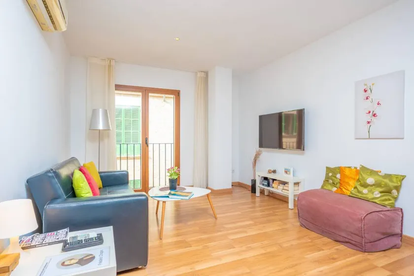 Child-friendly apartment with terrace - Image 1