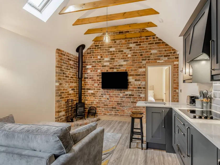 Cottage with garden | River view - Image 1