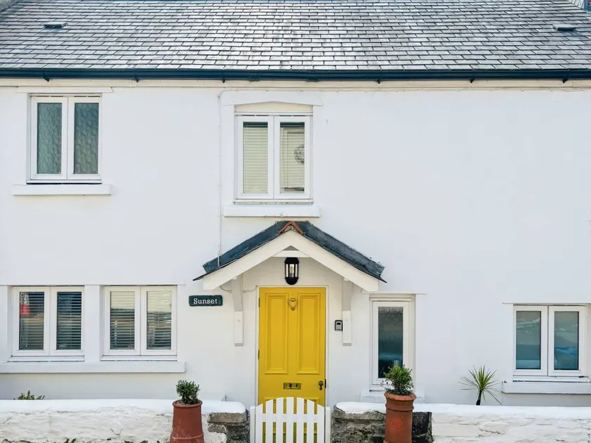 Family-oriented cottage with garden | River view | Close to the beach | Pet-friendly - Image 1