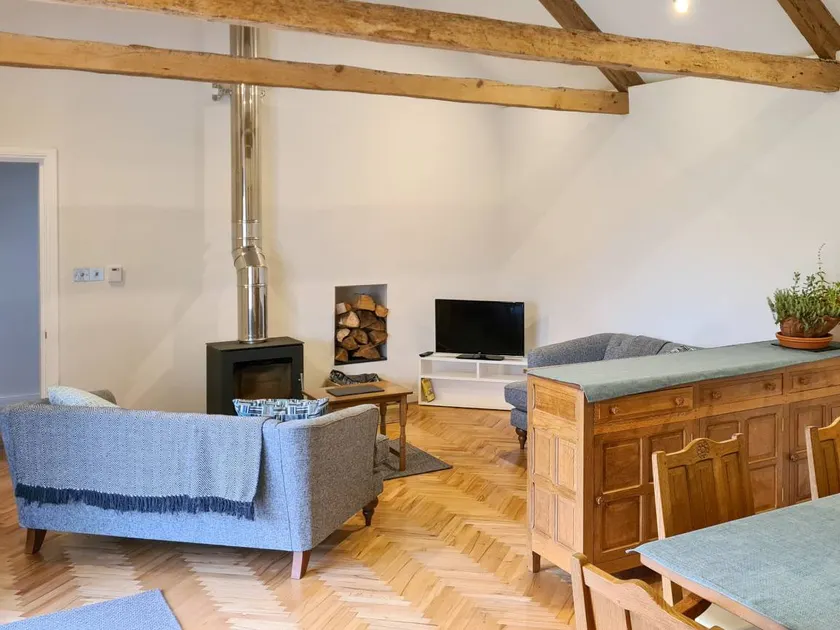 Cottage with garden | River view - Image 1