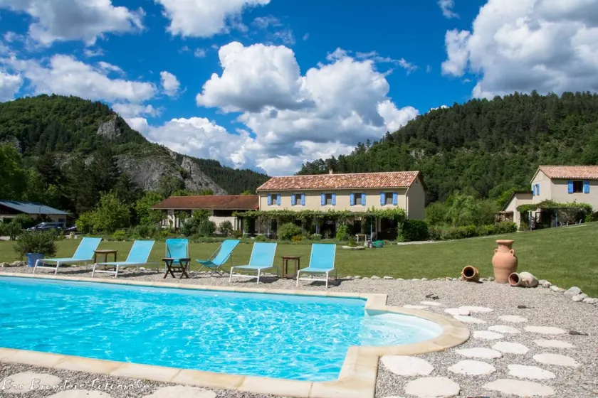 Fully equipped pleasant holiday home with garden, pool & barbeque | Garden view - Image 1