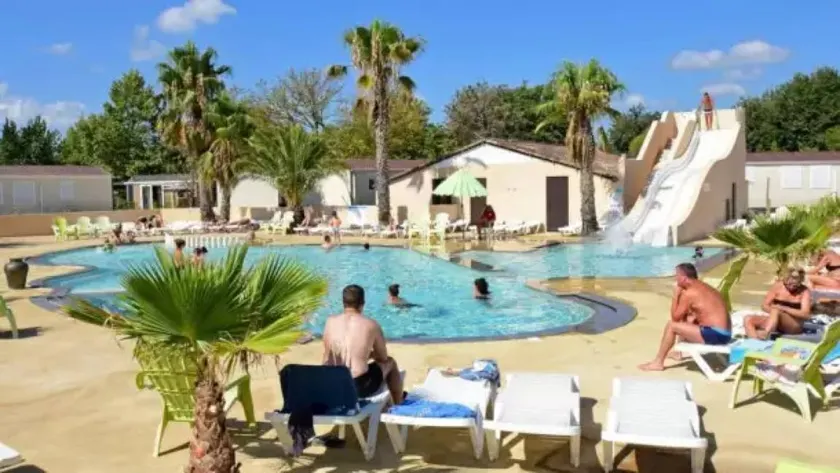 Charming camping with terrace & pool | Dogs allowed - Image 1