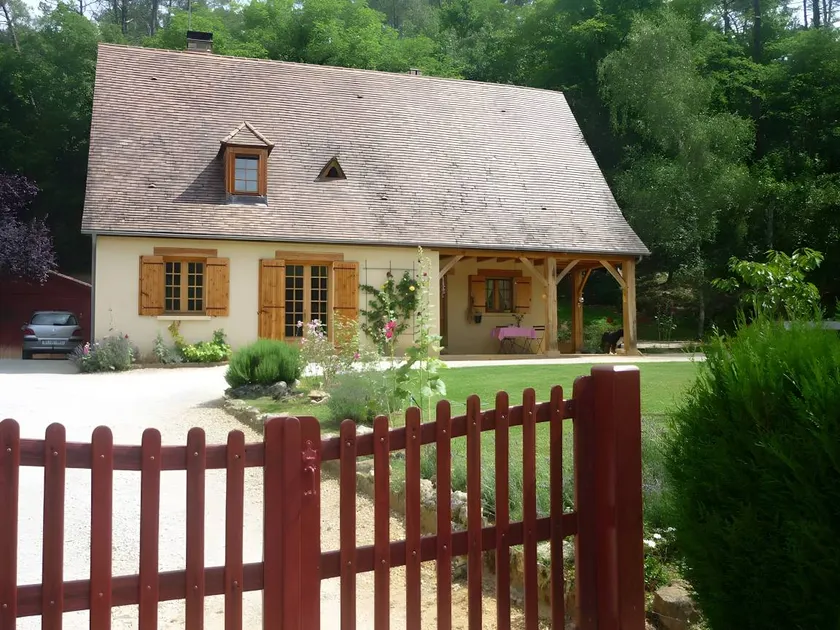 Bed & breakfast with terrace & garden | Garden view - Image 1