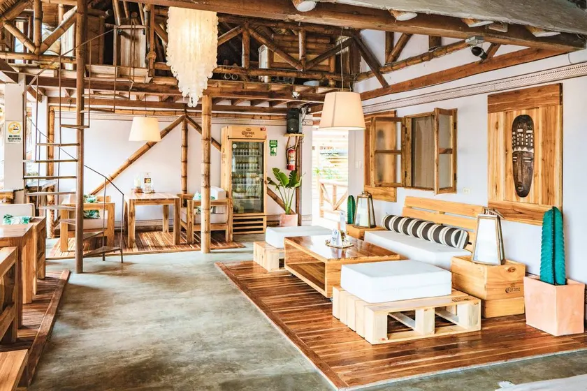 Tikilimbo surf hostel & restaurant - Image 1