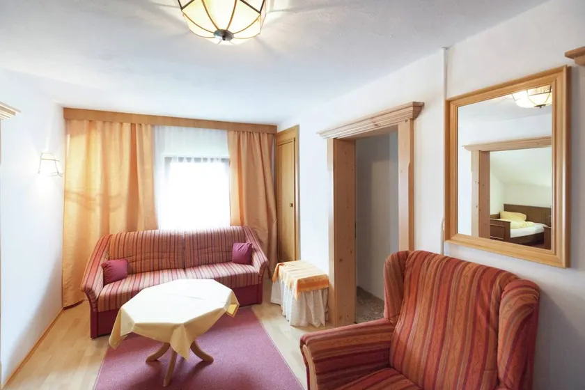 Flat with terrace & garden | Mountain view - Image 1
