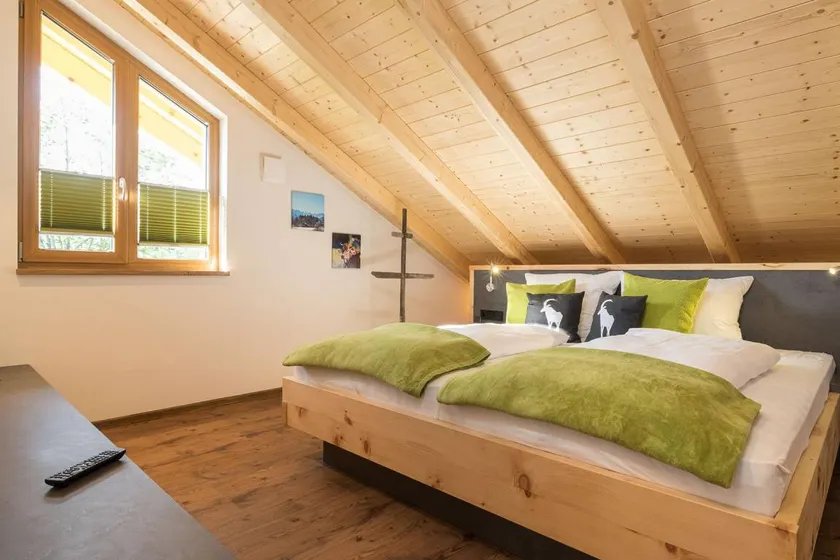 Flat with garden, sauna & terrace | Mountain view - Image 1