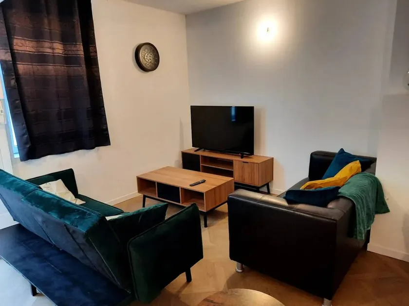 Holiday home with terrace - Image 1