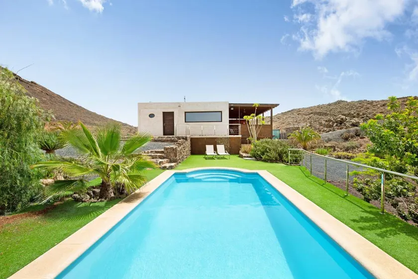 Villa avec piscine privée, terrasse et jardin | Vue montagne - Image 1
