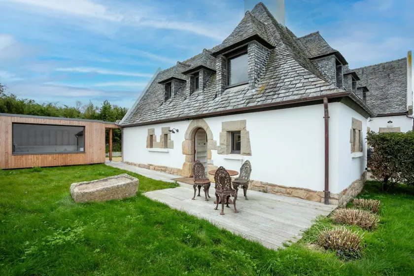 Family-friendly villa with terrace, garden & barbeque | Sea view | Good for workation - Image 1