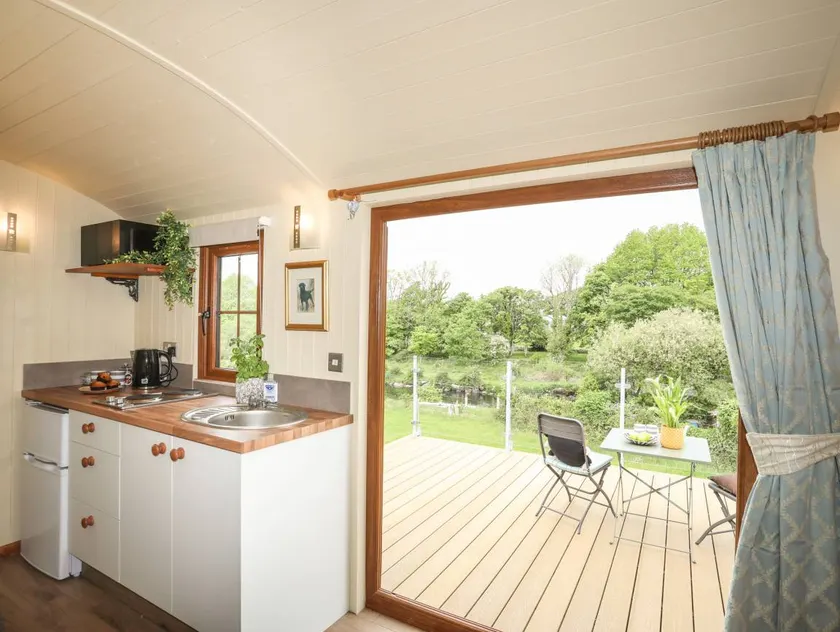 Lovely cottage with garden | Pet-friendly - Image 1