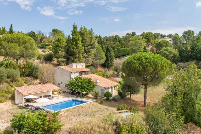 Family-oriented pleasant villa with private pool, terrace & barbeque - Image 1