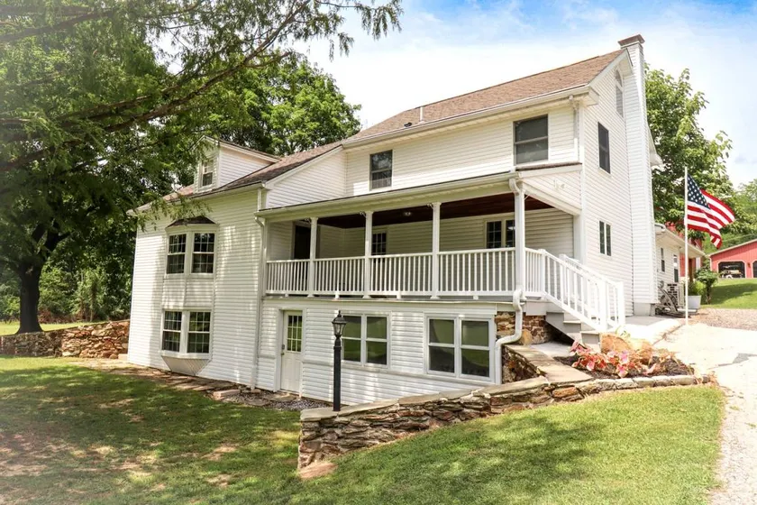 Cozy Farmhouse with Fire Pit & Peaceful Country Views in Hanover, Pennsylvania - Image 1