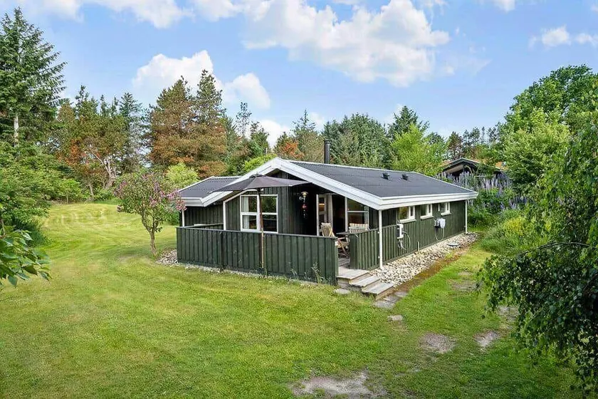 House with BBQ - Image 1