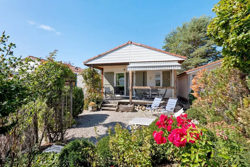 Charmante maison de vacances adaptée aux familles avec piscine | Vue montagne - Image 1